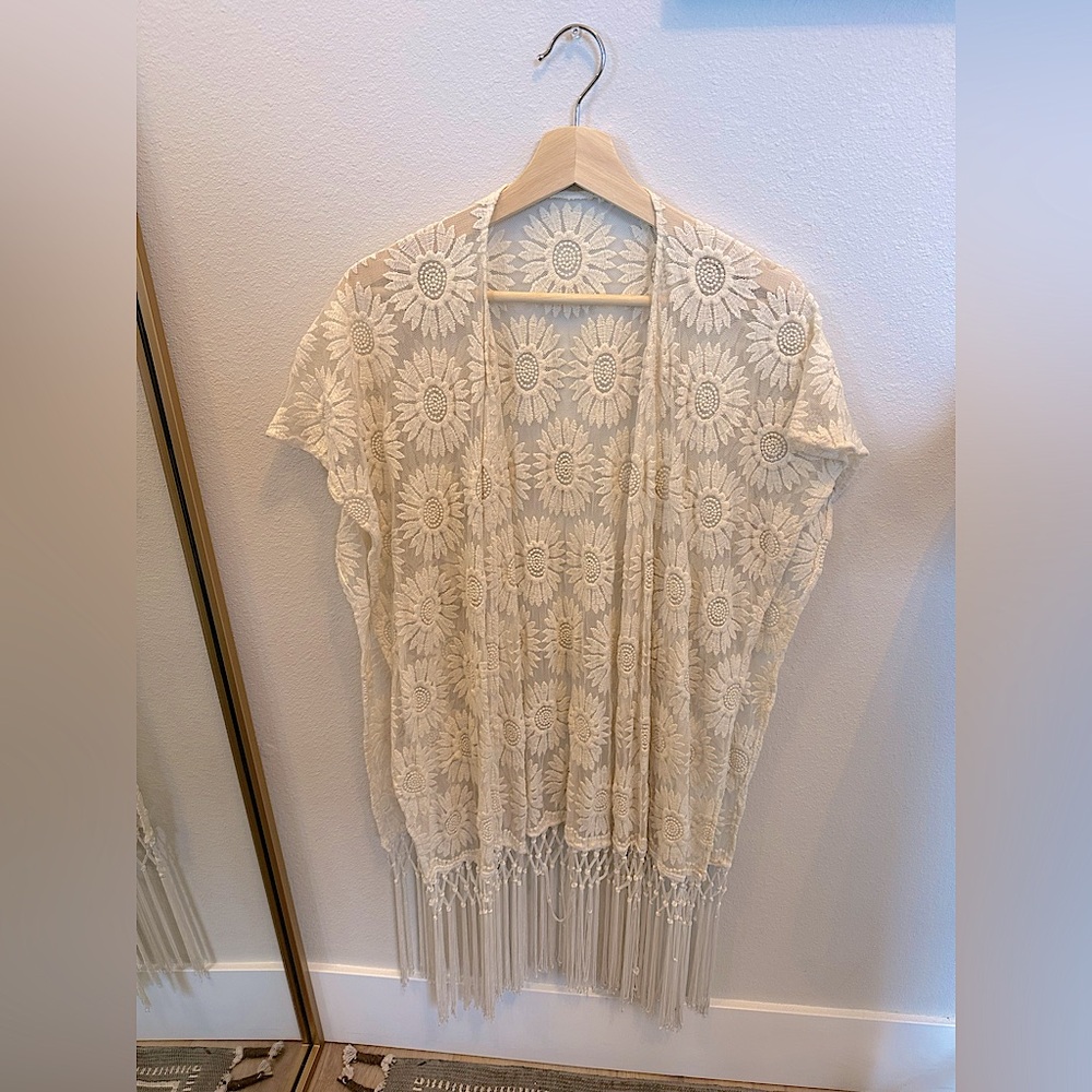 EARTHBOUND Cream floral lace kimono with fringe
